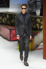 ロベルト カヴァリ 2014-15年秋冬メンズコレクション - 冒険心が取り払ったエレガンスの枠組み｜写真19