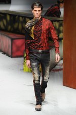 ロベルト カヴァリ 2014-15年秋冬メンズコレクション - 冒険心が取り払ったエレガンスの枠組み｜写真29