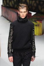 ロベルト カヴァリ 2014-15年秋冬メンズコレクション - 冒険心が取り払ったエレガンスの枠組み｜写真3