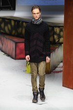 ロベルト カヴァリ 2014-15年秋冬メンズコレクション - 冒険心が取り払ったエレガンスの枠組み｜写真36