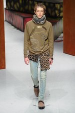 ロベルト カヴァリ 2014-15年秋冬メンズコレクション - 冒険心が取り払ったエレガンスの枠組み｜写真37