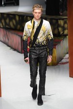 ロベルト カヴァリ 2014-15年秋冬メンズコレクション - 冒険心が取り払ったエレガンスの枠組み｜写真42