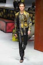 ロベルト カヴァリ 2014-15年秋冬メンズコレクション - 冒険心が取り払ったエレガンスの枠組み｜写真46