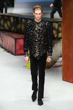 ロベルト カヴァリ 2014-15年秋冬メンズコレクション - 冒険心が取り払ったエレガンスの枠組み｜写真49