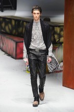 ロベルト カヴァリ 2014-15年秋冬メンズコレクション - 冒険心が取り払ったエレガンスの枠組み｜写真7