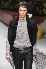 ロベルト カヴァリ 2014-15年秋冬メンズコレクション - 冒険心が取り払ったエレガンスの枠組み｜写真8