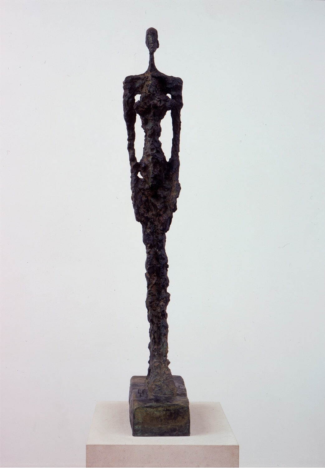 アルベルト・ジャコメッティ《ヴェネツィアの女IV》1956年
ブロンズ 116×15.5×33.5cm
ベルリン国立ベルクグリューン美術館
© Museum Berggruen - Nationalgalerie, SMB / bpk / Jens Ziehe