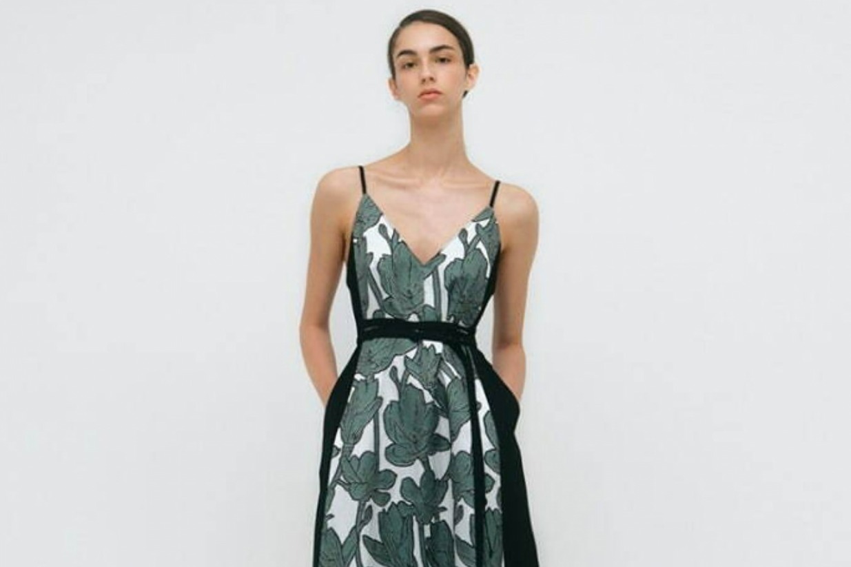 エボニー23年春夏新作ウェア、“白木蓮”のジャカードドレス＆和紙の透け感ジャケットベスト