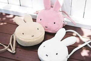 アンドシュエット×ミッフィー“もこもこ”ボアポシェット＆親子向けバックパック