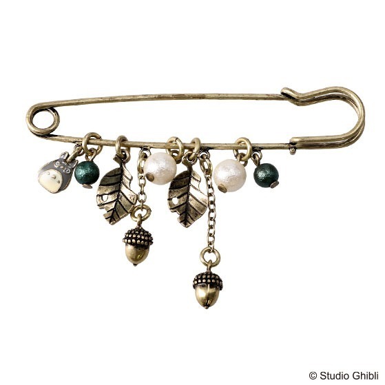スタジオジブリ作品「となりのトトロ」の“どんぐり”アクセサリー