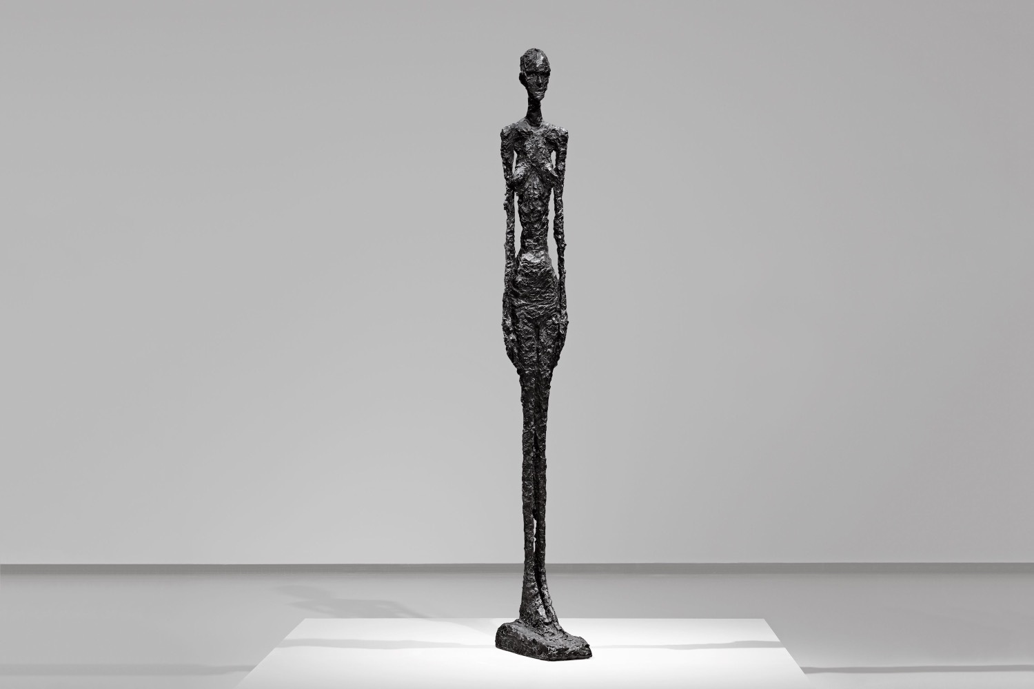 芸術家｜アルベルト・ジャコメッティの展覧会がエスパス ルイ・ヴィトン大阪で - 人物像などの彫刻作品を紹介