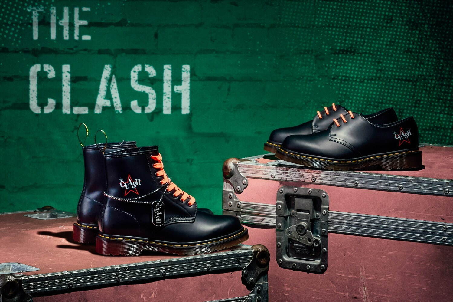 MADE IN ENGLAND 1460 THE CLASH 46,200円、MADE IN ENGLAND 1461 THE CLASH 40,700円
※一部店舗・公式オンラインショップ限定