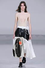 TOGA 2023年春夏コレクション - 女流写真家・山沢栄子の作品をインスピレーション源に｜写真30