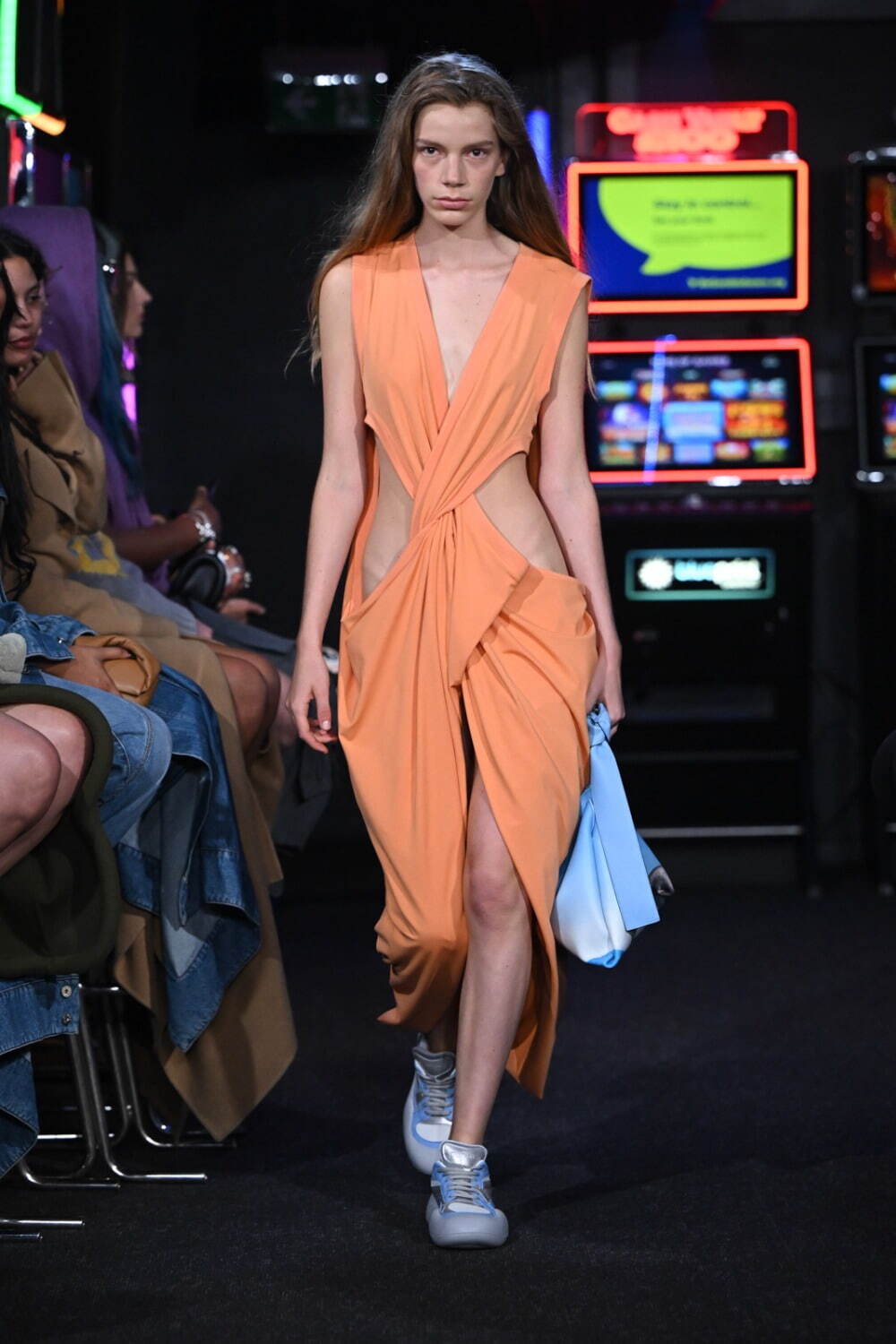 ジェイ ダブリュー アンダーソン(JW Anderson) 2023年春夏ウィメンズコレクション ファッションプレス
