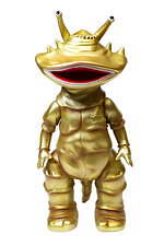 カラー×ウルトラマンのコラボ、限定色のソフビ人形や“スペシウム光線”プリントTシャツなど｜写真3