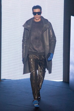 ダーク ビッケンバーグ(DIRK BIKKEMBERGS) 2014-15年秋冬ウィメンズ&メンズコレクション  - 写真1