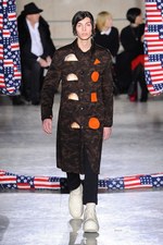 ラフ シモンズ 2014-15年秋冬コレクション - 並列になったアートとファッション｜写真81