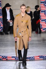 ラフ シモンズ 2014-15年秋冬コレクション - 並列になったアートとファッション｜写真82