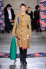 ラフ シモンズ 2014-15年秋冬コレクション - 並列になったアートとファッション｜写真84