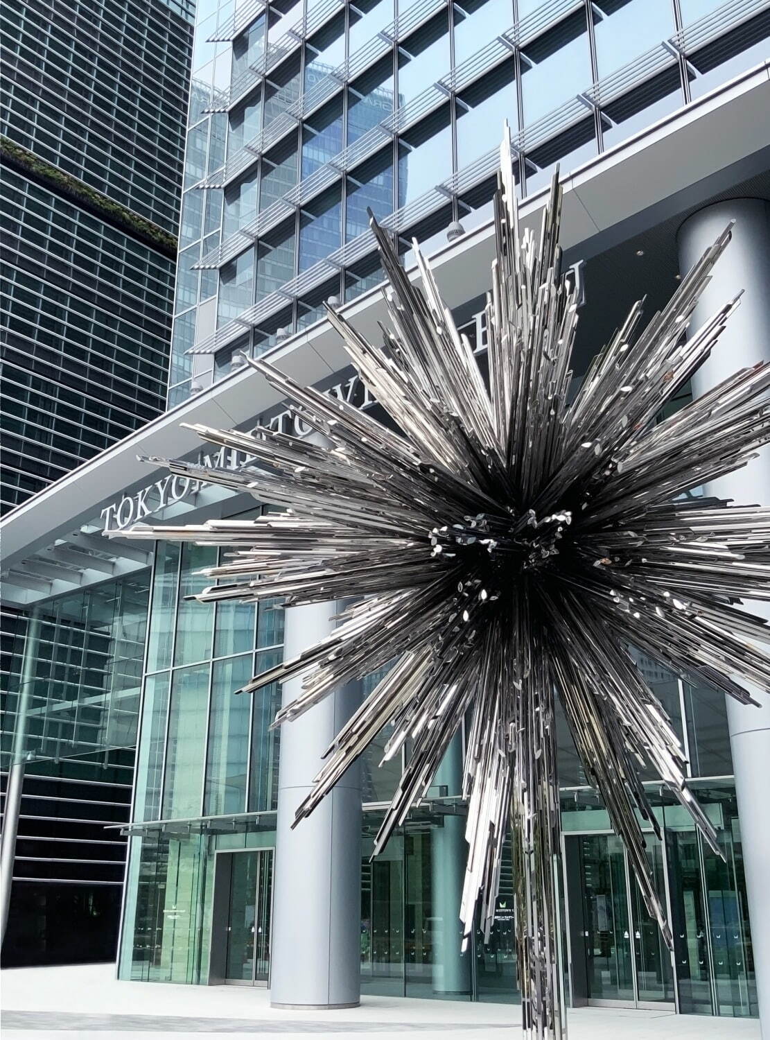 吉岡徳仁パブリックアート「STAR」が東京ミッドタウン八重洲に、約10mの巨大な“光の彫刻”｜写真8