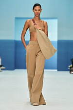 マックスマーラ 2023年春夏コレクション - 1920年代、地中海のバカンスに思いを馳せて｜写真32