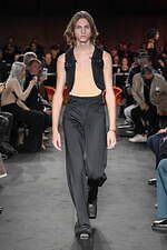 エムエム6 メゾン マルジェラ 23年春夏コレクション - バレエのリハーサル、ステージの裏側に着想｜写真7