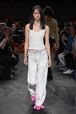 エムエム6 メゾン マルジェラ 23年春夏コレクション - バレエのリハーサル、ステージの裏側に着想｜写真29