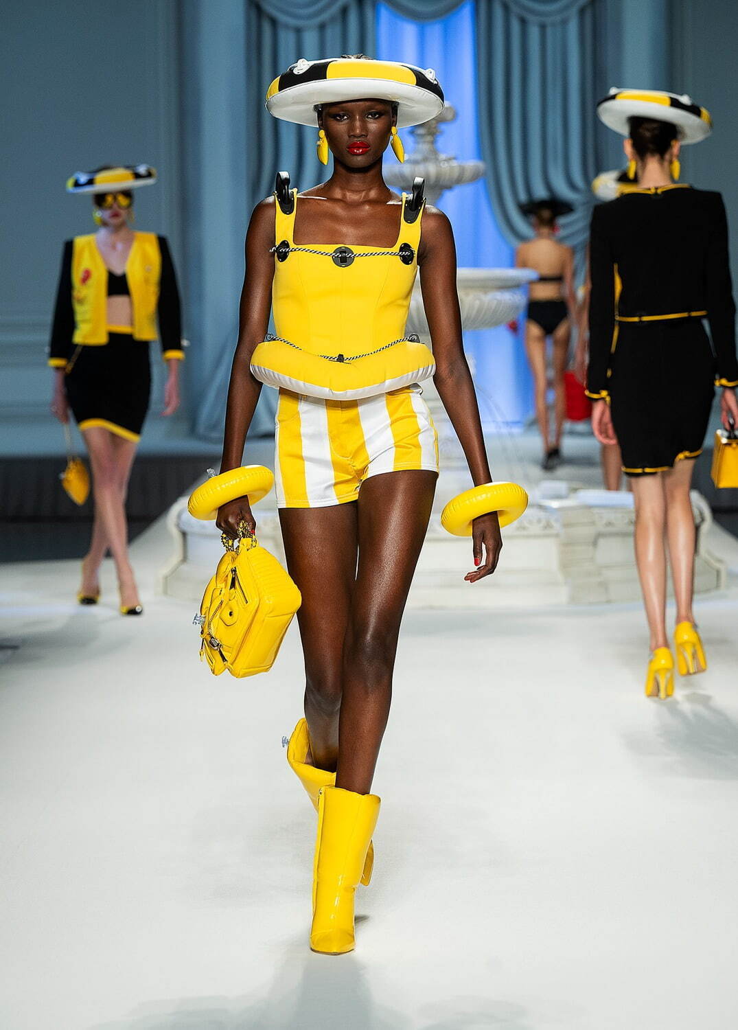 モスキーノ(MOSCHINO) 2023年春夏ウィメンズコレクション  - 写真23