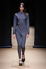 プラダ 2023年春夏ウィメンズコレクション、反射や屈折を通して見据える“現実”｜写真6