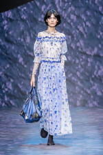 エンポリオ アルマーニ 2023年春夏ウィメンズコレクション - 相反性の調和｜写真29