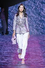 エンポリオ アルマーニ 2023年春夏ウィメンズコレクション - 相反性の調和｜写真31