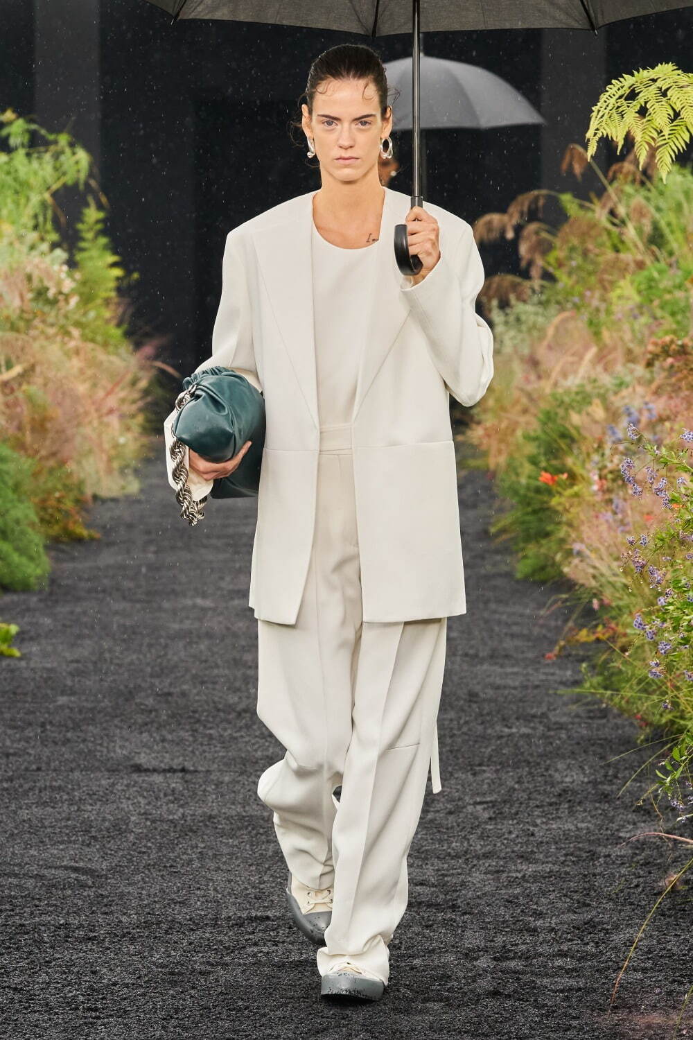 ジル サンダー(JIL SANDER) 2023年春夏ウィメンズ&メンズコレクション シルエット - 写真1