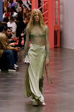 フェンディ 2023年春夏ウィメンズコレクション、"過去のコード”への尽きぬ探求｜写真5