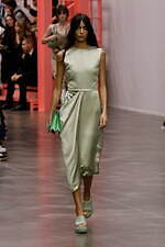 フェンディ 2023年春夏ウィメンズコレクション、"過去のコード”への尽きぬ探求｜写真8