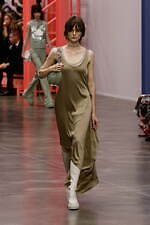 フェンディ 2023年春夏ウィメンズコレクション、"過去のコード”への尽きぬ探求｜写真9