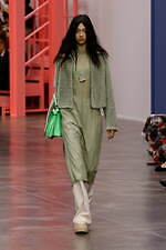 フェンディ 2023年春夏ウィメンズコレクション、"過去のコード”への尽きぬ探求｜写真18