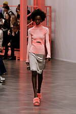 フェンディ 2023年春夏ウィメンズコレクション、"過去のコード”への尽きぬ探求｜写真61