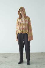 ウル、ツイード素材のスタジャン＆鮮やかな板染めキュプラのパーカーなど｜写真3