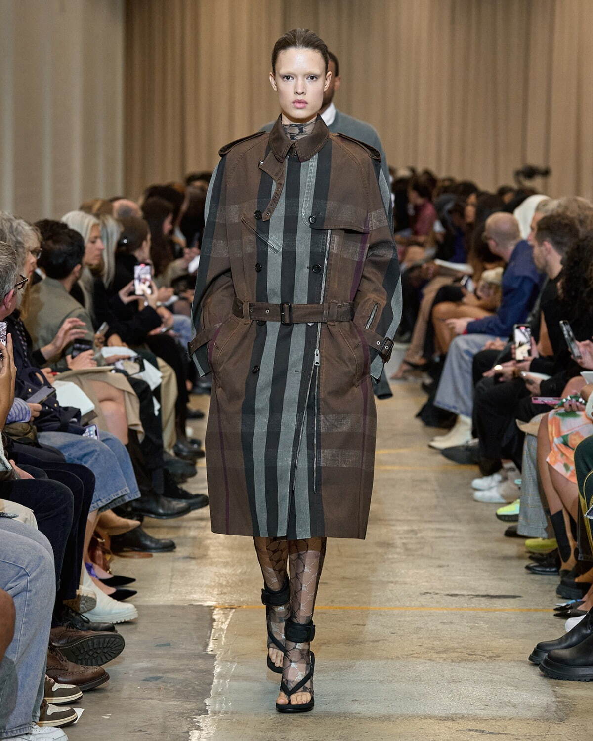 バーバリー(BURBERRY) 2023年春夏ウィメンズ&メンズコレクション 