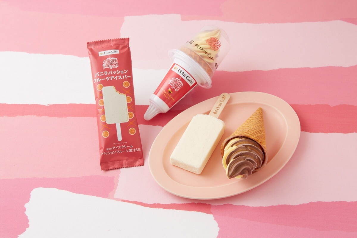 左)「バニラパッションフルーツアイスバー 75ml」214円
右)「バナナチョコ＆キャラメルワッフルコーン 160ml」300円