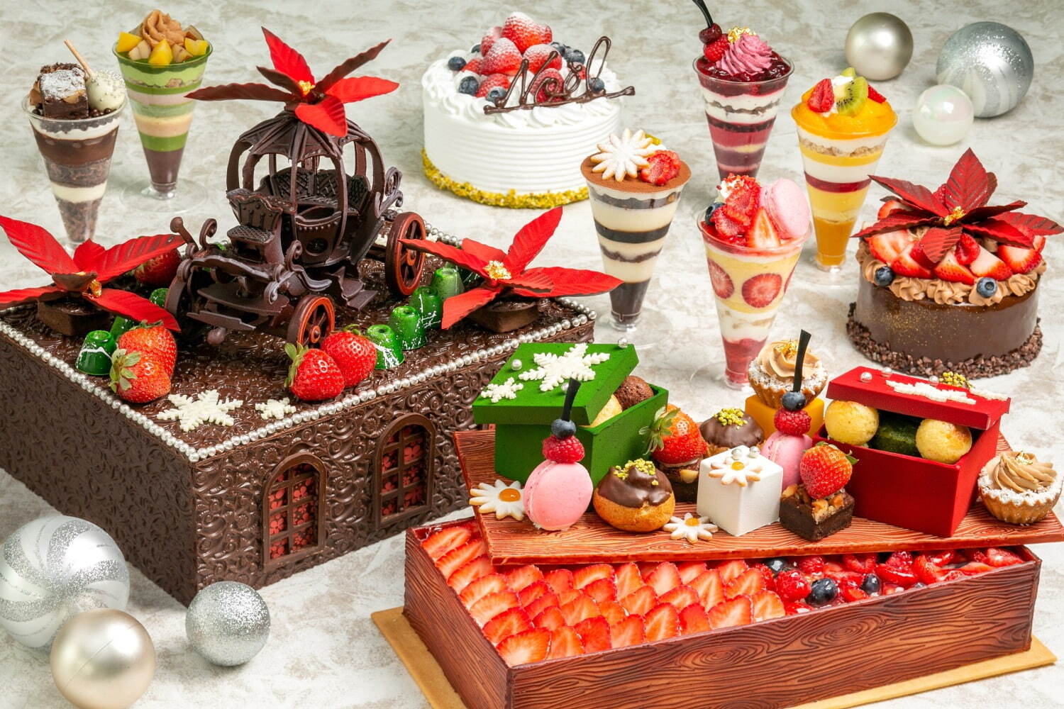新横浜プリンスホテルの2022年クリスマスケーキ、“魔法の馬車”を飾ったボックス型ケーキなど｜写真1