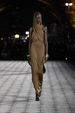 サンローラン 2023年夏ウィメンズコレクション - 舞踏家 マーサ・グレアムのドレスを再解釈｜写真16