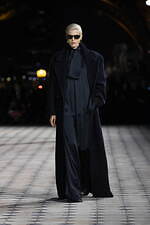 サンローラン 2023年夏ウィメンズコレクション - 舞踏家 マーサ・グレアムのドレスを再解釈｜写真41