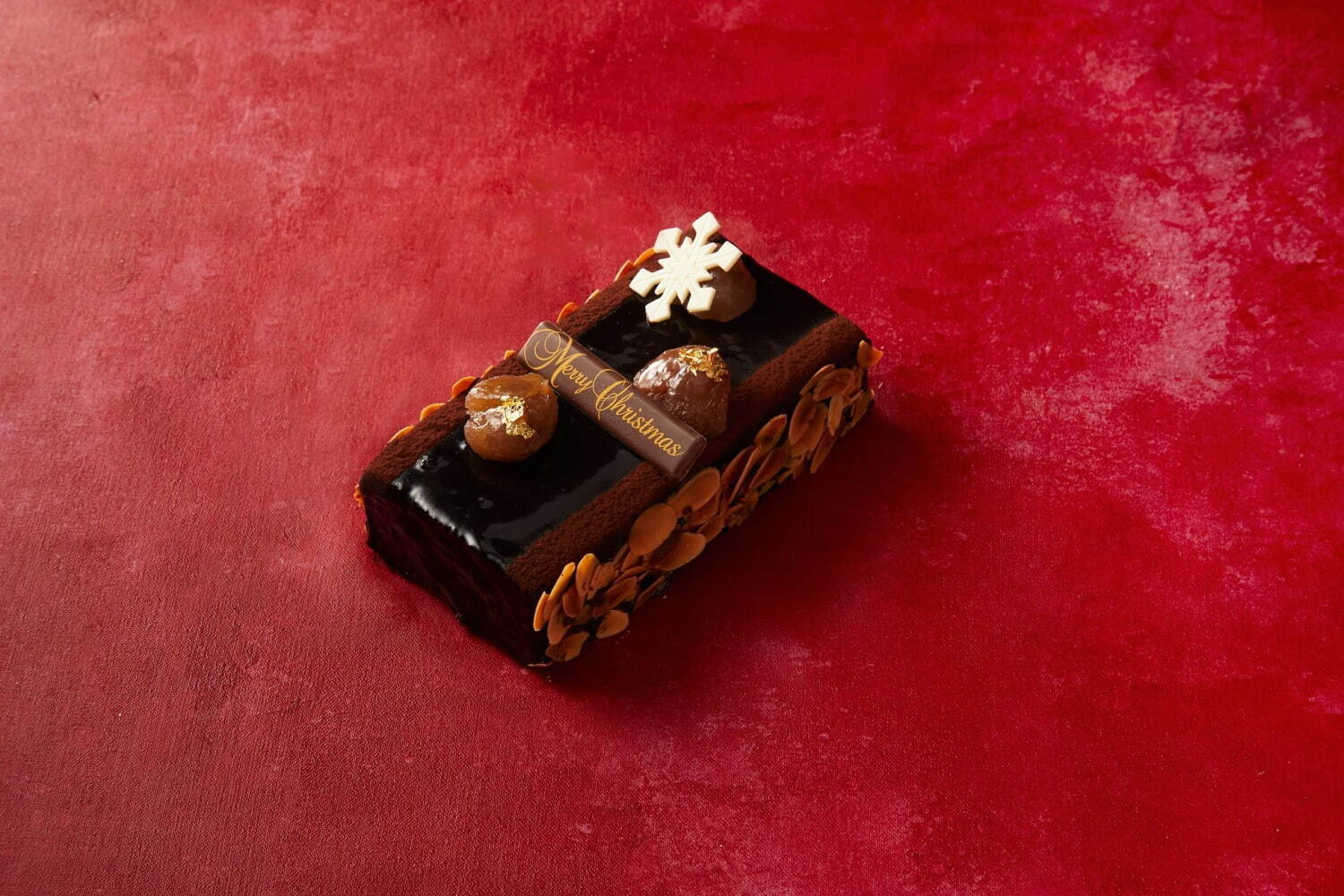 シャングリ・ラ 東京のクリスマスケーキ22年、“真っ赤なリース型”ムース＆濃厚マロンチョコケーキ｜写真7