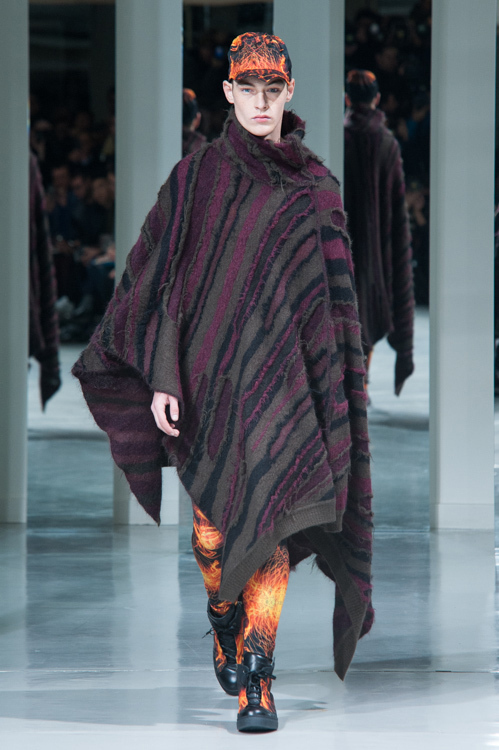 イッセイ ミヤケ メン(ISSEY MIYAKE MEN) 2014-15年秋冬メンズコレクション シルエット - 写真17