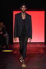 クロエ 2023年春夏コレクション、次世代エネルギー“核融合”を着想源に｜写真4