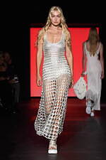 クロエ 2023年春夏コレクション、次世代エネルギー“核融合”を着想源に｜写真5