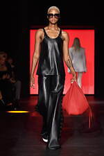 クロエ 2023年春夏コレクション、次世代エネルギー“核融合”を着想源に｜写真6