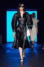 クロエ 2023年春夏コレクション、次世代エネルギー“核融合”を着想源に｜写真14