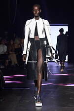 クロエ 2023年春夏コレクション、次世代エネルギー“核融合”を着想源に｜写真19